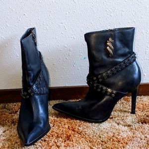 Heeled booties